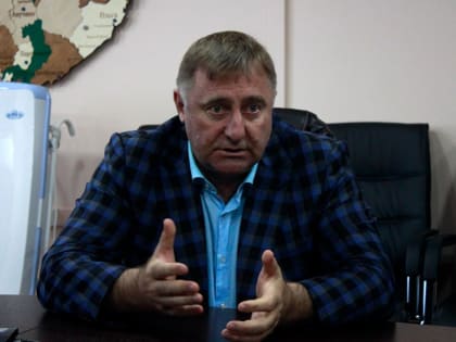 Министр спорта Приморского края Жан Кузнецов встретился гроссмейстером Алексеем Карякиным