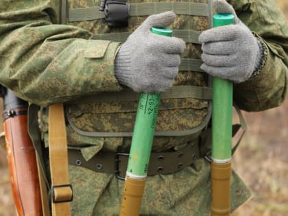 В Приморье школьницы шьют кукол-оберегов для участников СВО
