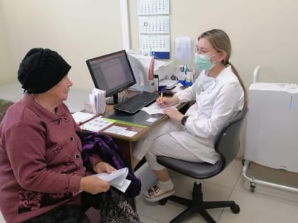 117 женщин старшего поколения прошли осмотры у врачей перинатального центра
