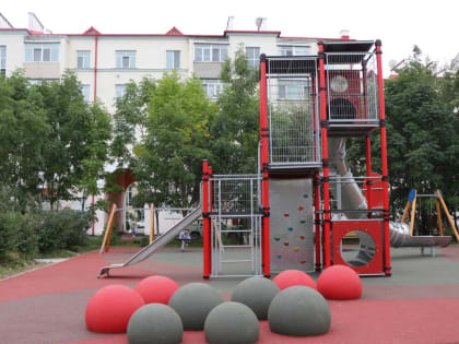 Самый большой двор отремонтировали в Уссурийске