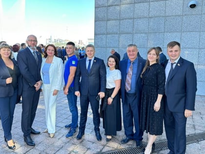 Депутатский корпус Думы города Владивостока поздравил Олега Николаевича Кожемяко со вступлением в должность Губернатора Приморского края