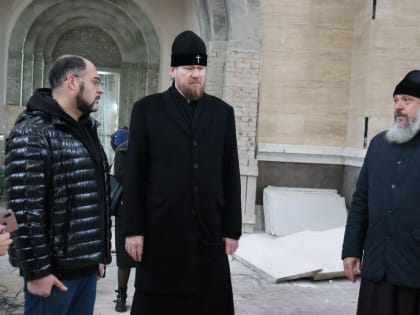 Митрополит Владивостокский и Приморский Владимир и глава города Владивостока К.В. Шестаков обсудили вопросы благоустройства территории Спасо-Преображенского собора