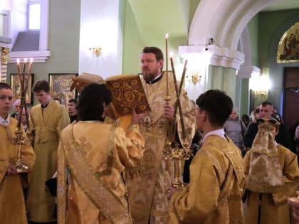 Глава Приморской митрополии совершил всенощное бдение в Покровском соборе