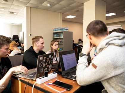 Выставкой студенческих разработок завершилась проектная IT-школа в ДВФУ