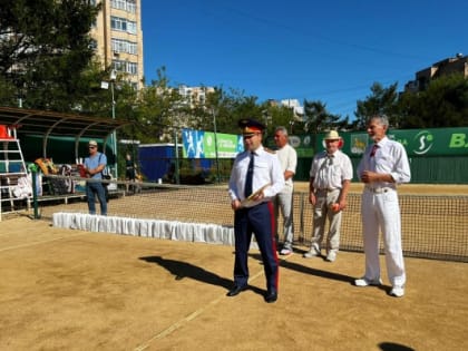 Во Владивостоке прошёл ретро-турнир по большому теннису