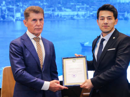 Олег Кожемяко поблагодарил самых активных общественных наблюдателей Приморья