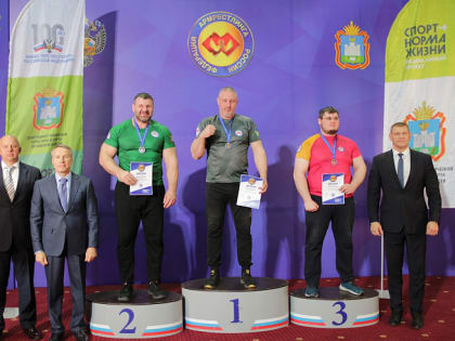 Приморцы стали чемпионами России по армрестлингу