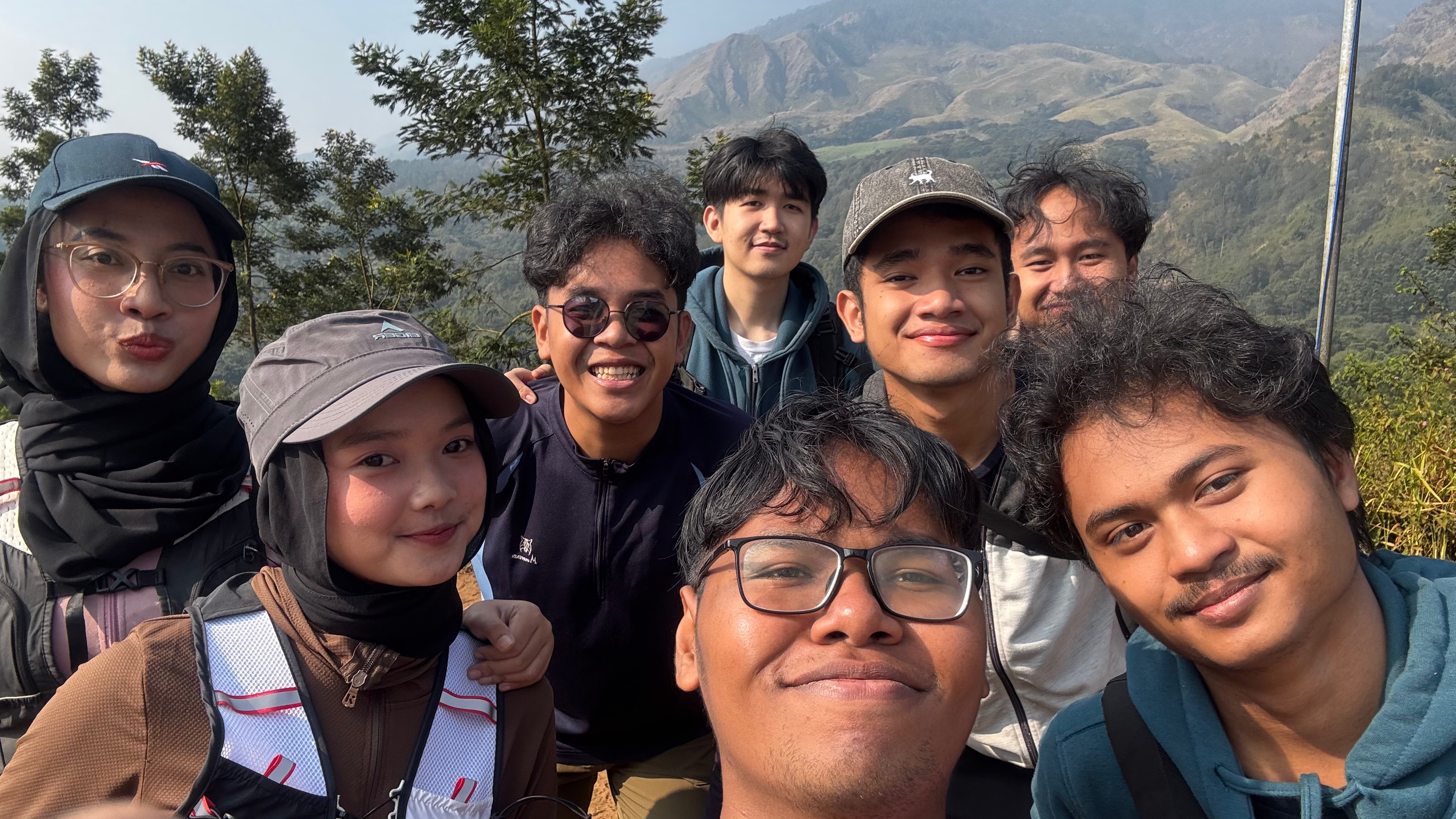 we made it to budug asu! from left to right: nela, aurel, toni, robin, rusyard, nafi, alfi, and me.