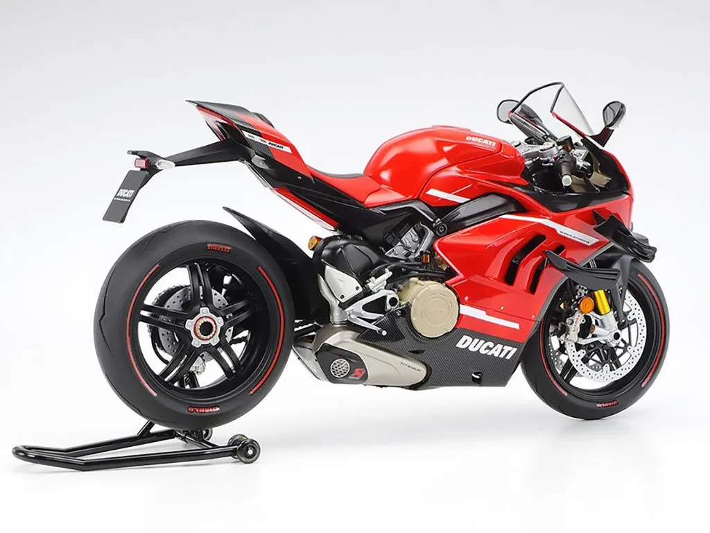 Read-right view of an assembled Ducati Superleggera V4 1/12 scale model