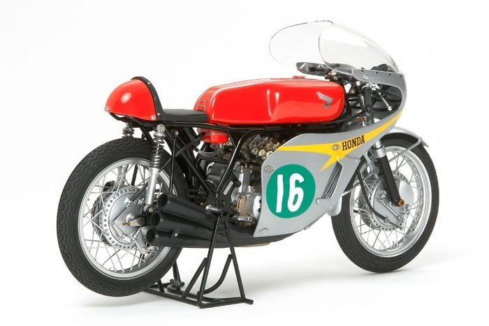 Right side view of an assembled Honda RC166 GP Racer 1/12 scale model