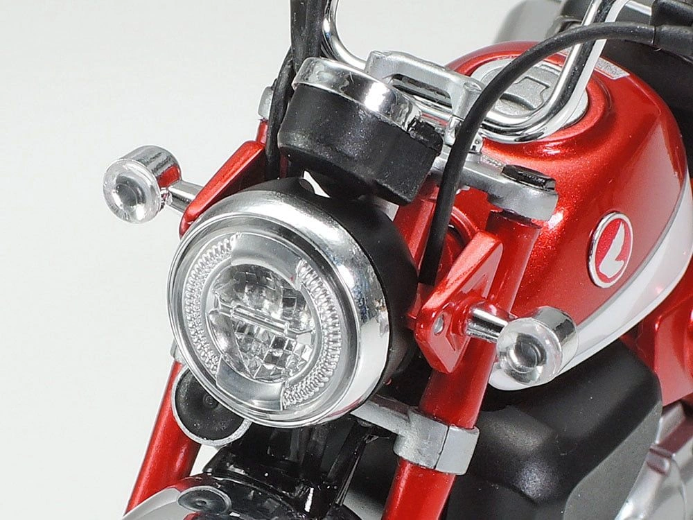 Close-up view of the front of an assembled Honda Monkey 125 1/12 scale model