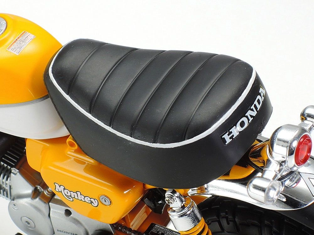 Close-up view of the seat of an assembled Honda Monkey 125 1/12 scale model