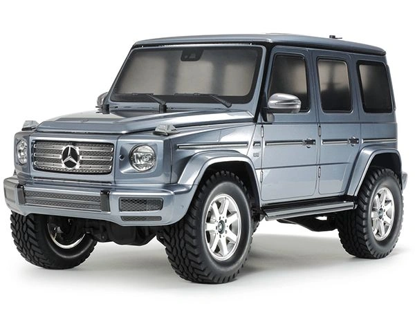 Front view of an assembled Mercedes-Benz G 500 1/10 scale model