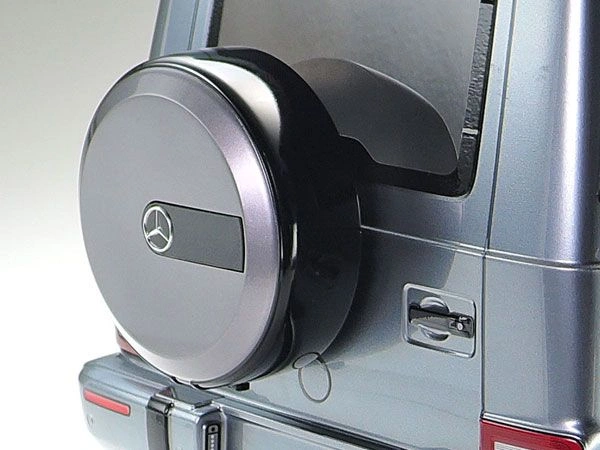 Close-up view of the rear of an assembled Mercedes-Benz G 500 1/10 scale model