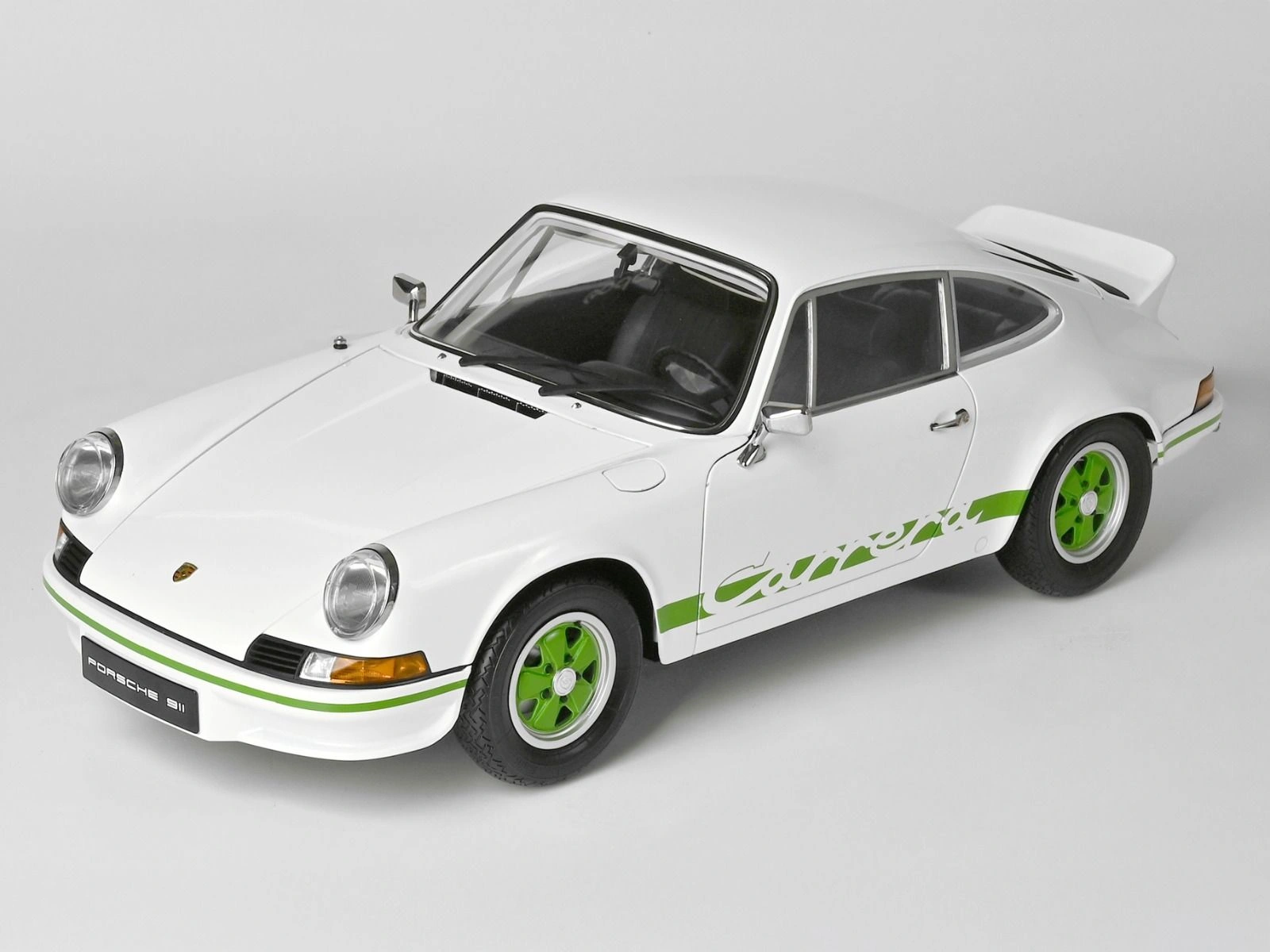 Front-side view of an assembled Porsche 911 Carrera RS 2.7 1/8 scale model