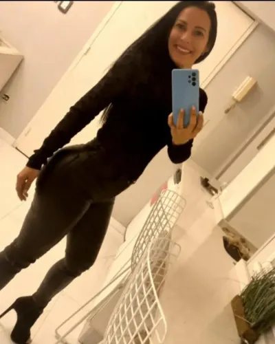 Detalle de foto perfil de Luciana en Asmodeo.net