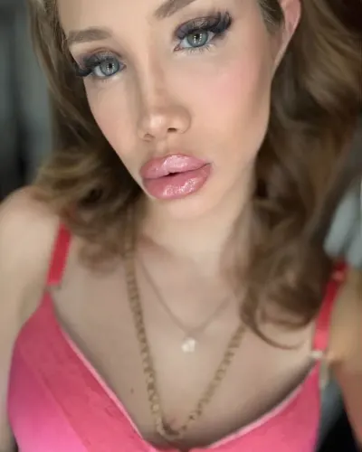 Detalle de foto perfil de Luciana en Asmodeo.net