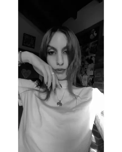 Detalle de foto perfil de Luciana en Asmodeo.net