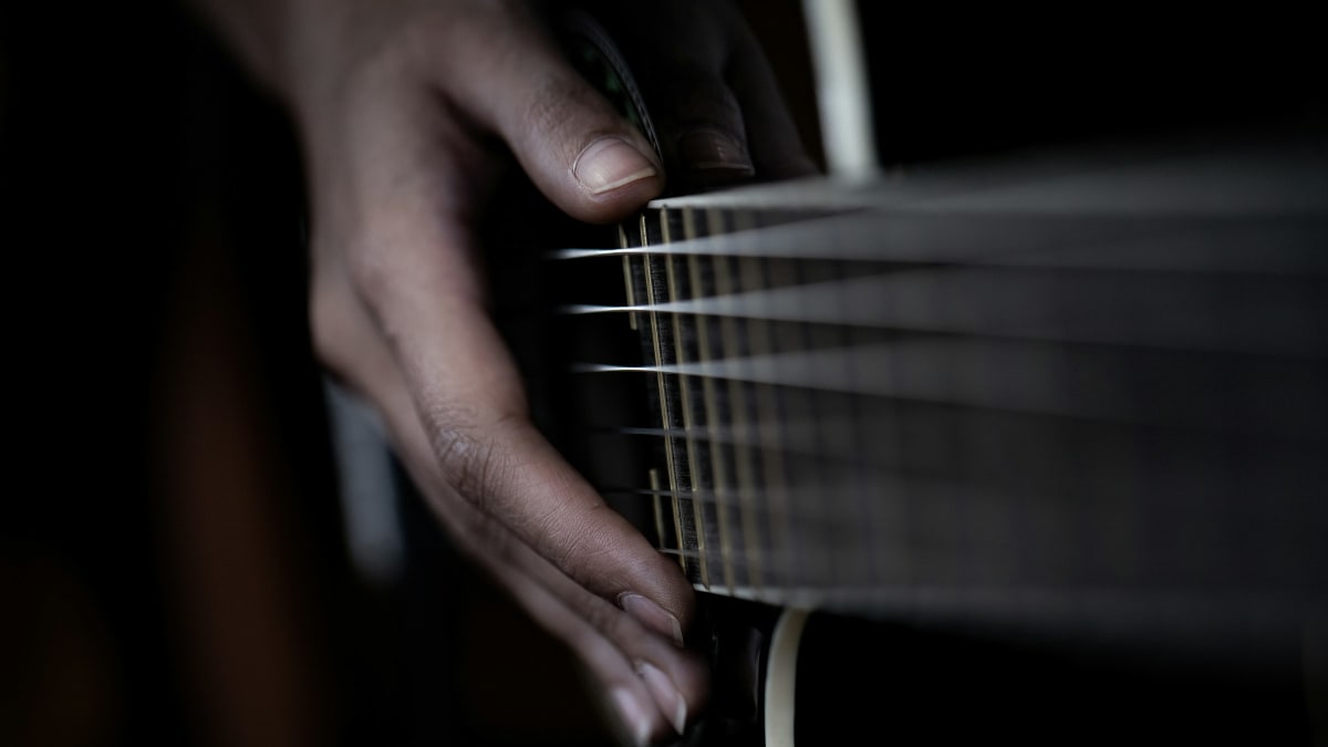 Choosing Your First Guitar: The One Decision That Decides If You Quit or Fall in Love