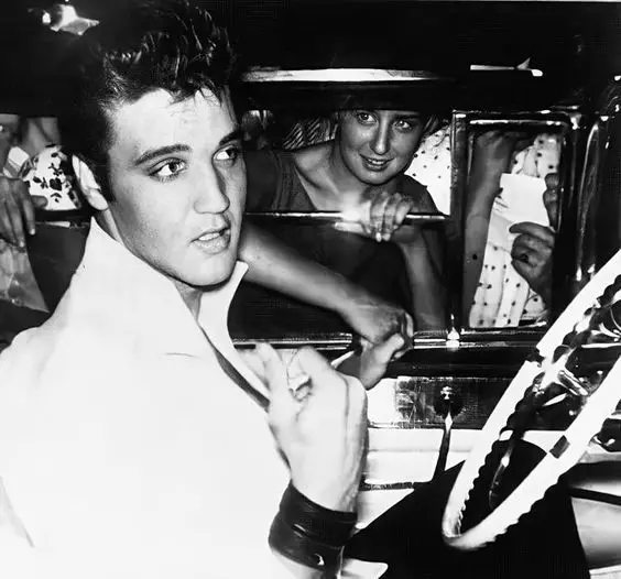 Managing Celebrity Fan Relationships Lessons from Elvis Presley