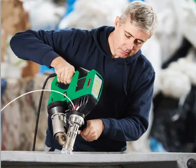 Hàn Bạt Xe Tải Chuyên Nghiệp - Giải Pháp Tối Ưu Từ Leister