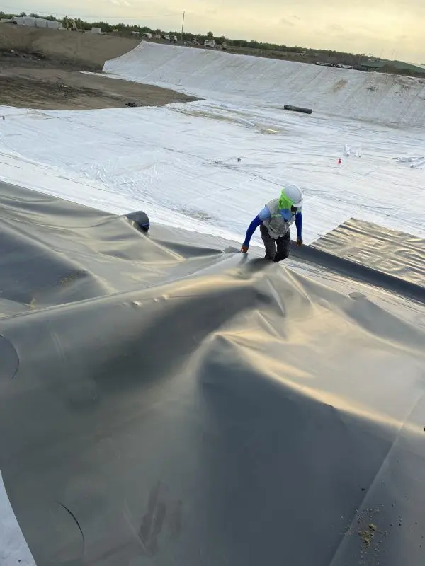 Giá Bạt HDPE Lót Hồ 2024 - Bí Quyết Thành Công Nuôi Trồng Thủy Sản