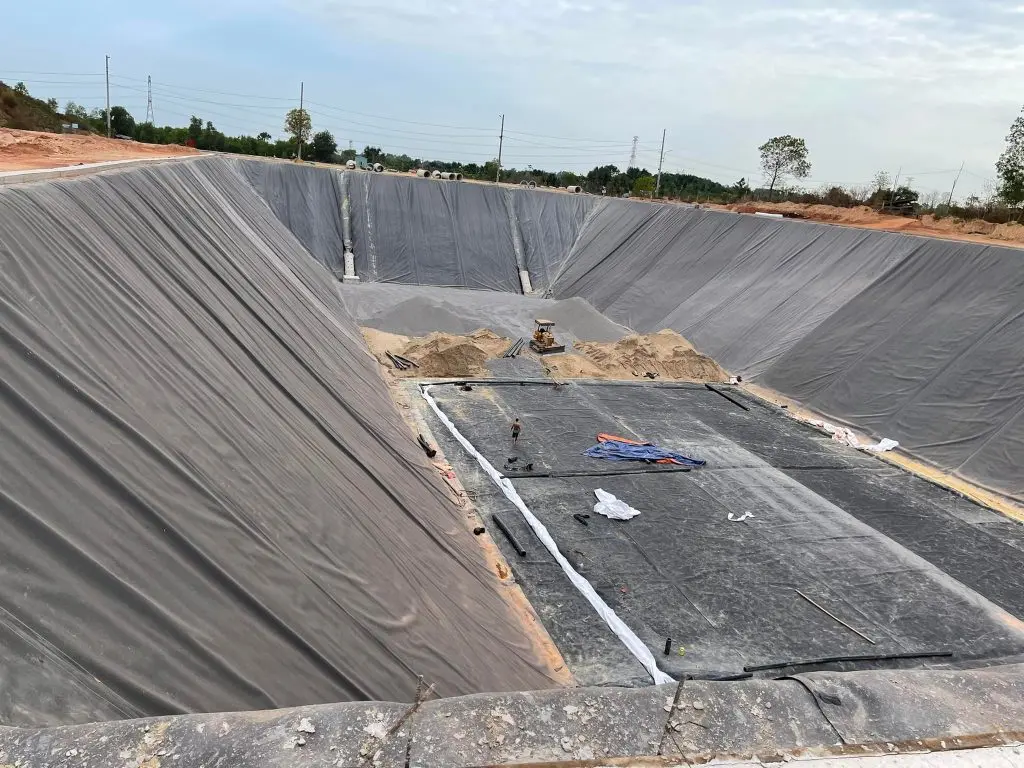 Bạt HDPE Dày 1mm - “Vũ Khí” Chống Thấm Vượt Trội Cho Mọi Công Trình