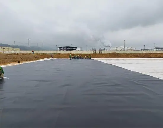 Bạt HDPE 3 Lớp - Lá Chắn Vững Chãi Cho Nông Nghiệp Xây Dựng