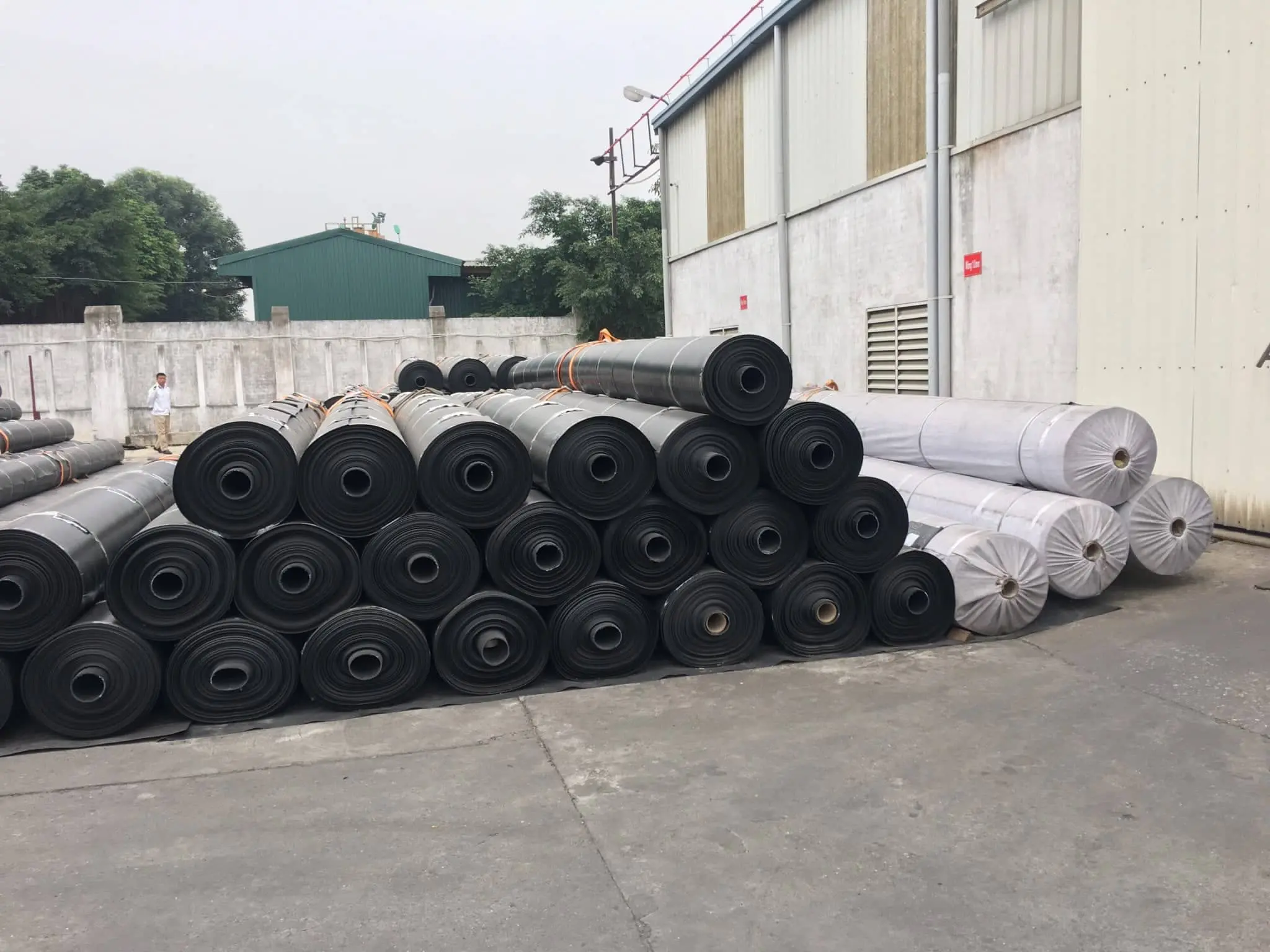 Màng HDPE 1.5mm - Tuyệt Chiêu Chống Thấm Vàng Trong Mọi Công Trình