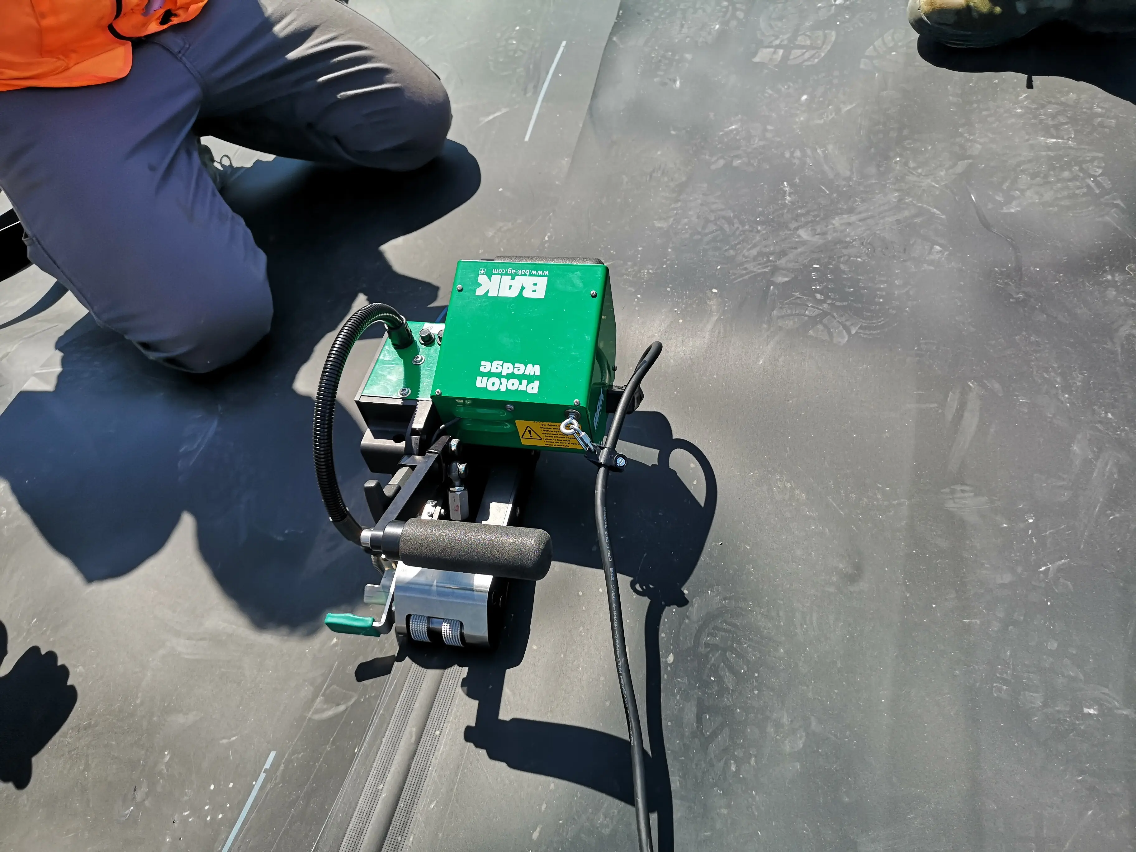 Máy hàn bạt HDPE ProtOn WEDGE - Giải pháp hàn geomembrane nhỏ gọn, hiệu suất cao