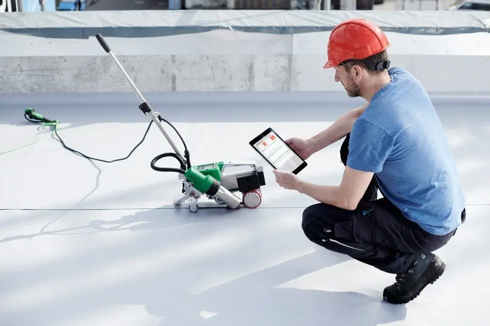 Máy hàn bạt UNIROOF 700 - Giải pháp tối ưu cho công trình nhựa - Bước đột phá công nghệ
