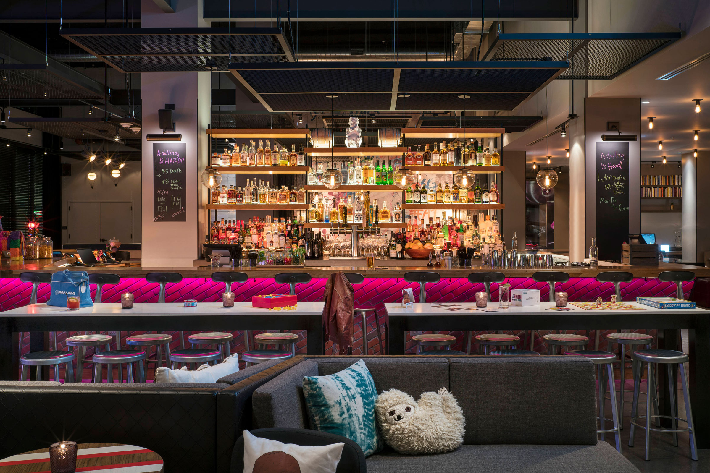 Bar Moxy interior