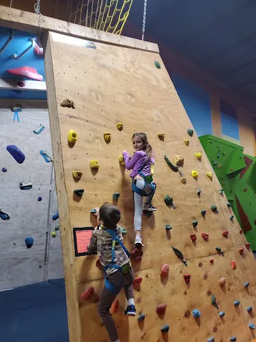 Unchllanga Rocks 4.5★ Challenge Rocks | Hingham Climbing Gym