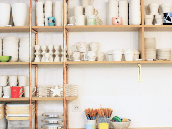 team-building-team-building-diy-de-peinture-sur-porcelaine-a-paris-en-equipe