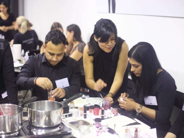 team-building-team-building-fabrication-de-produits-cosmetiques-a-paris