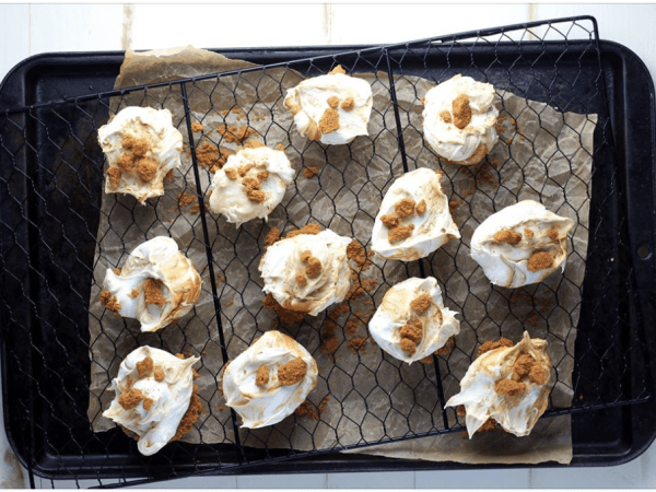team-building-team-building-atelier-patisserie-en-entreprise-a-paris-entre-collegues