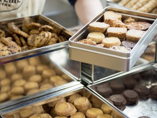 team-building-atelier-de-creation-de-biscuits-a-paris-team-building-entre-collegues