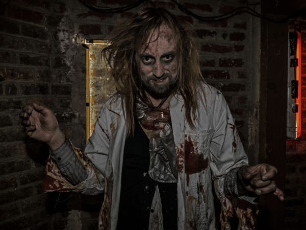 team-building-murder-party-en-entreprise-a-paris-une-monstrueuse-soiree-en-equipe