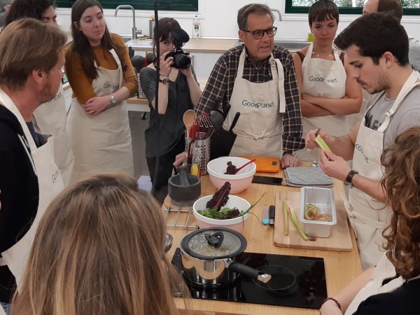 team-building-Activite-de-Decouverte-des-produits-de-Saison-a-Paris