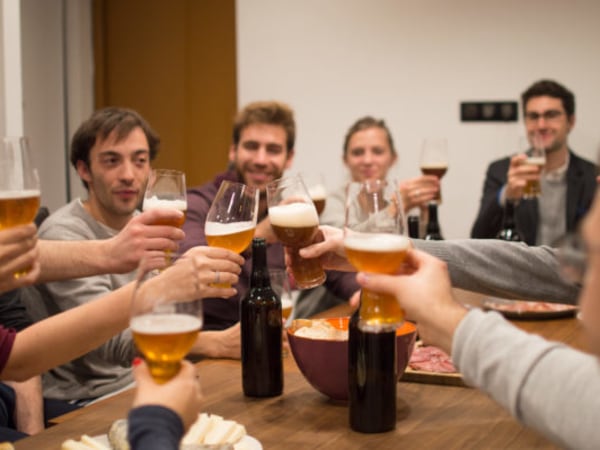 Team-Building-Atelier-de-Degustation-de-biere-et-de-mets-pour-entreprise-a-Paris