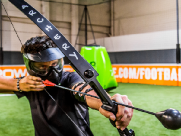 team-building-Team-Building-sportif-jeu-de-fleches-et-darc-en-quipe-a-Paris
