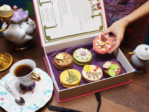 team-building-Cours-de-cuisine-pour-realiser-des-macarons-Haute-Couture-a-Paris