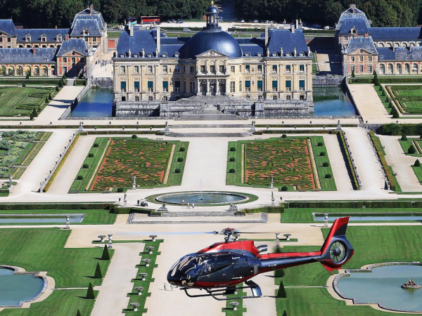team-building-Decouvrez-Paris-en-helicoptere-lors-dun-team-building-insolite