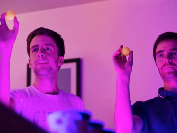 animation-Une-table-digitale-pour-un-beer-pong-lumineux-pour-soiree-entreprise-ou-seminaire-a-paris