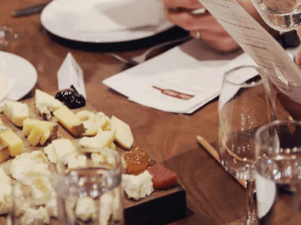 team-building-Team-Building-quizz-et-degustation-de-fromages-a-laveugle-a-Paris