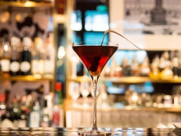 team-building-Team-Building-Atelier-de-Cocktails-de-luxe-entre-collegues-a-Paris
