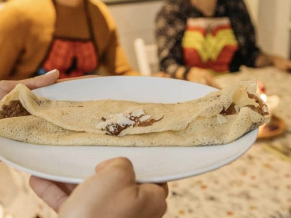 team-building-Team-Building-preparation-de-crepe-en-equipe-a-Paris-entre-collegues