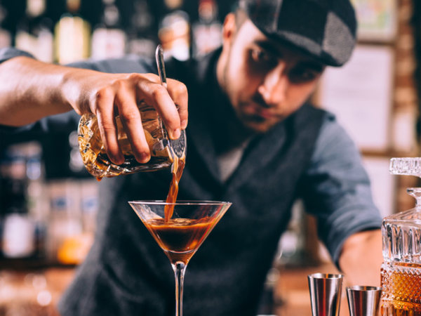 animation-Animation-bar-a-cocktails-a-Paris-pour-vos-invites
