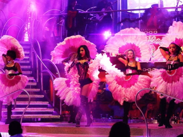 animation-Spectacle-burlesque-a-Paris-une-animation-a-decouvrir