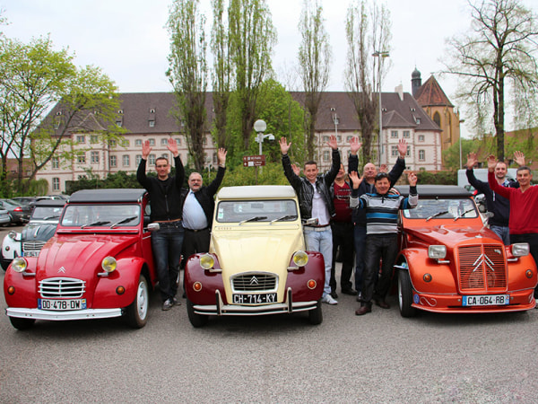 team-building-Team-Building-rallye-a-Versailles-en-2CV-en-equipe-a-Paris